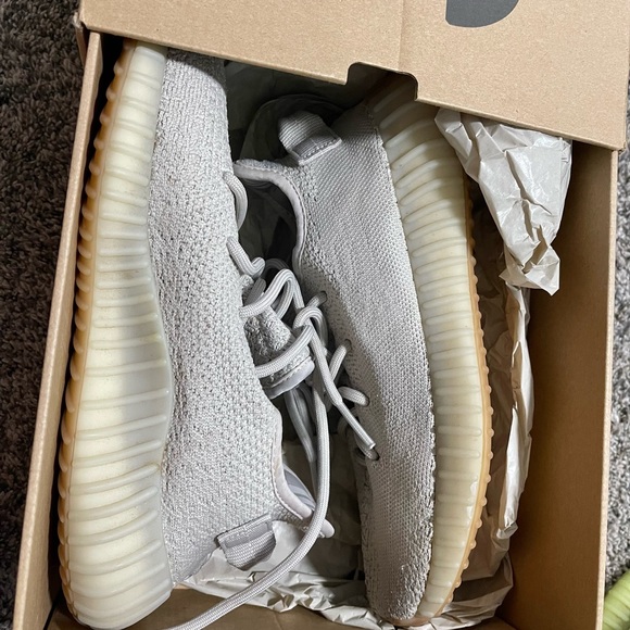 yeezy - Picture 3 of 7